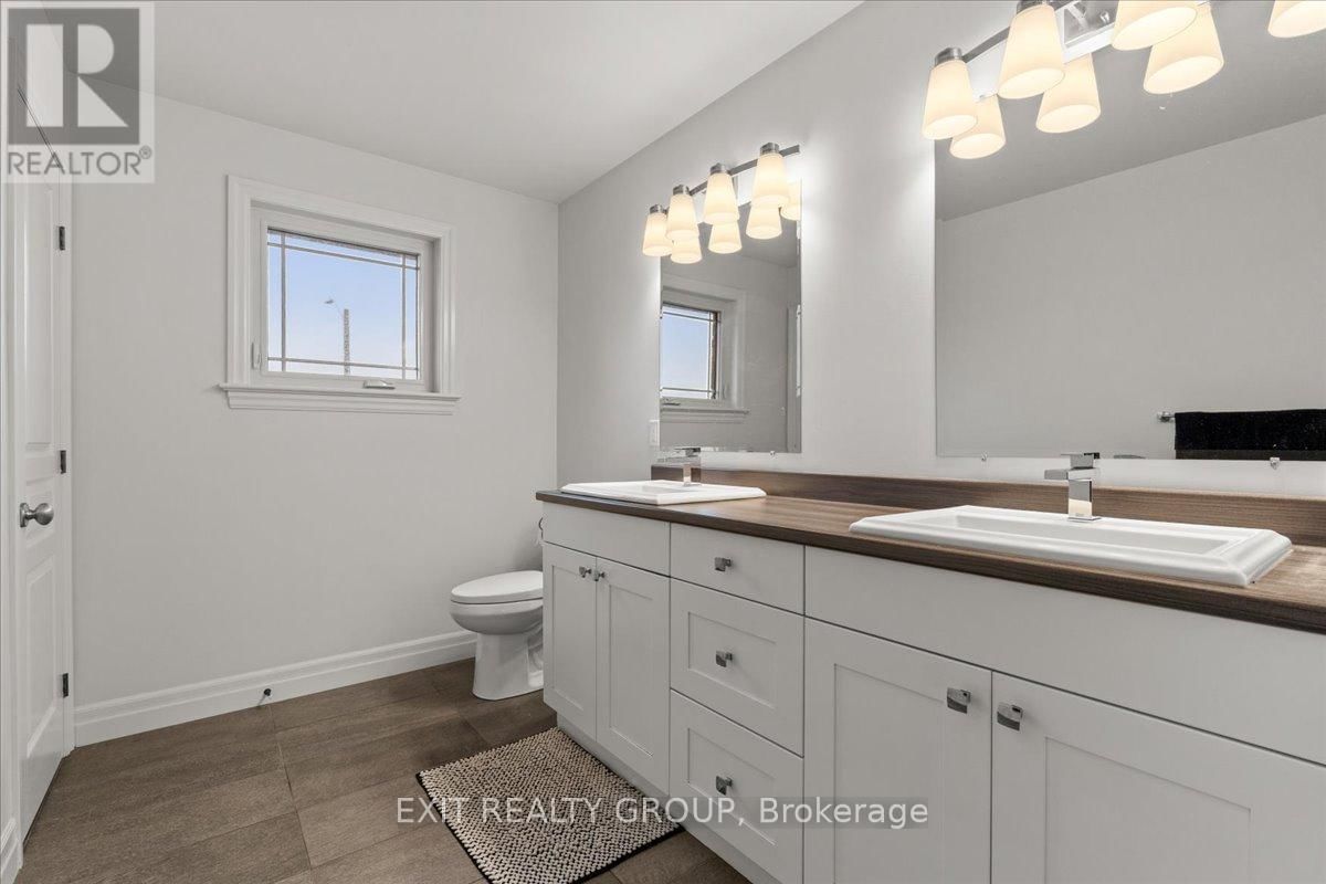 32 VERTIS COURT Image 30