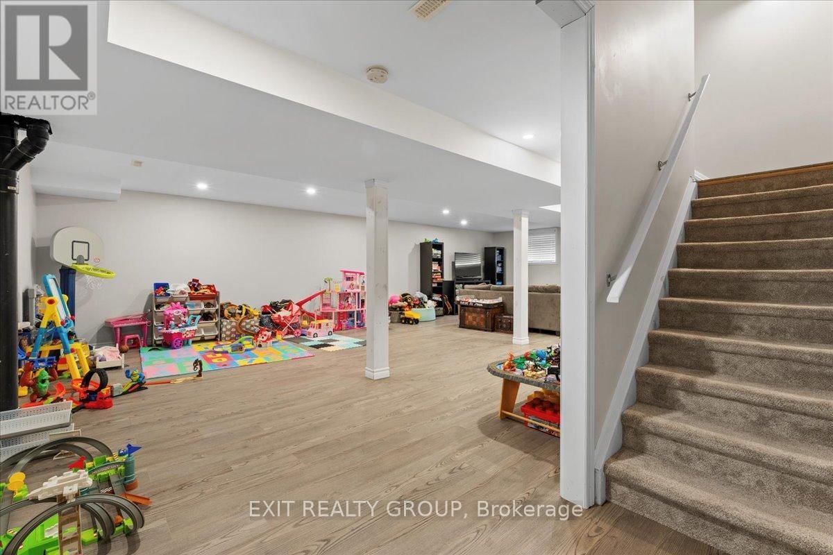 32 VERTIS COURT Image 34