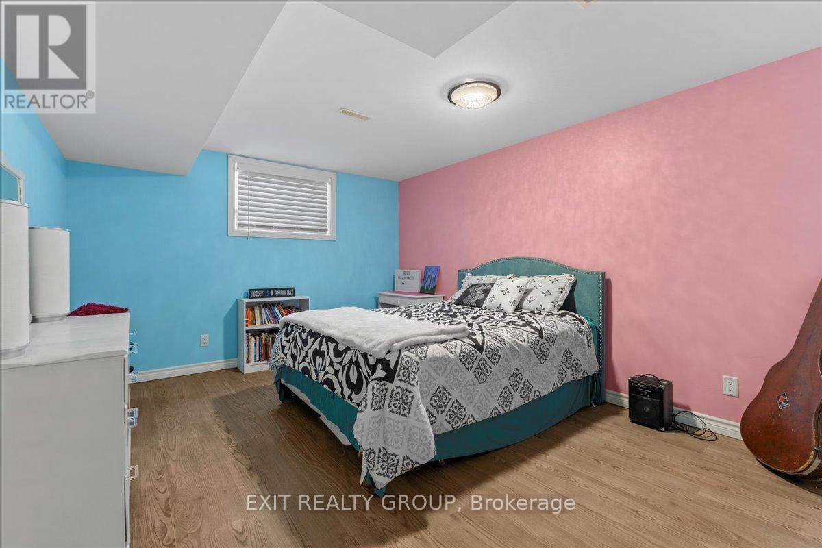32 VERTIS COURT Image 38