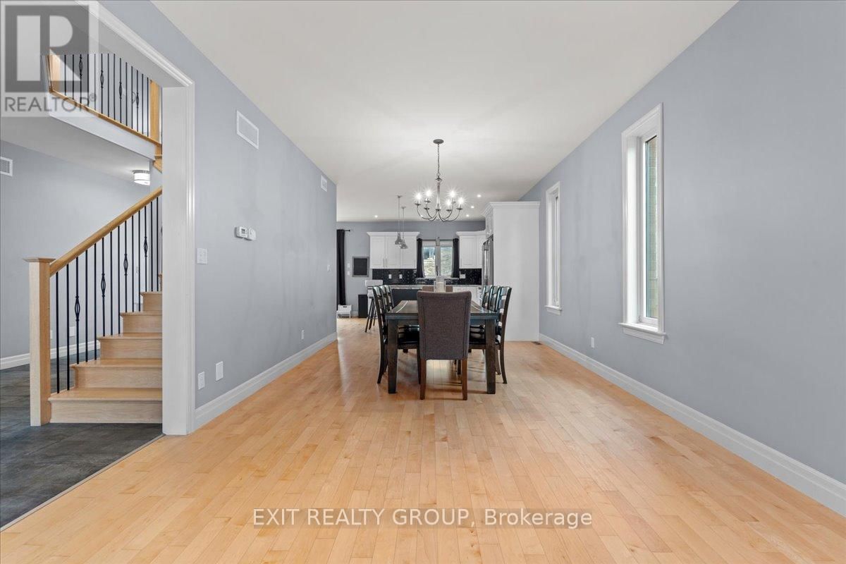 32 VERTIS COURT Image 4