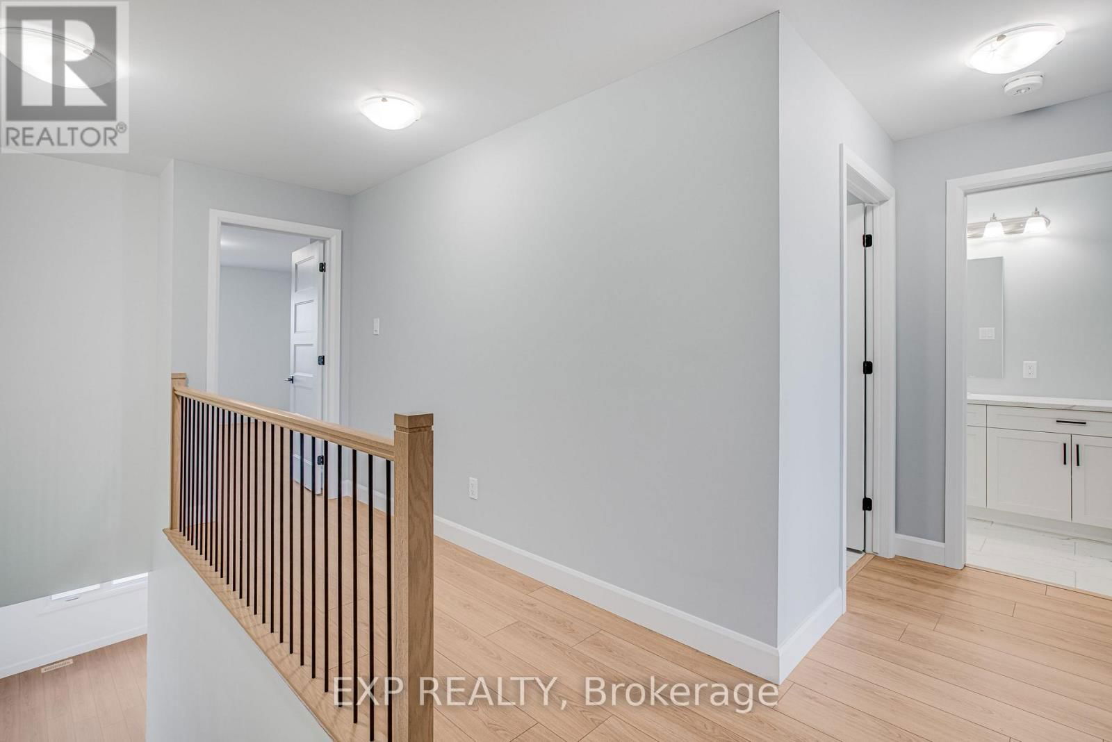 347 HAZEL CRESCENT Image 17