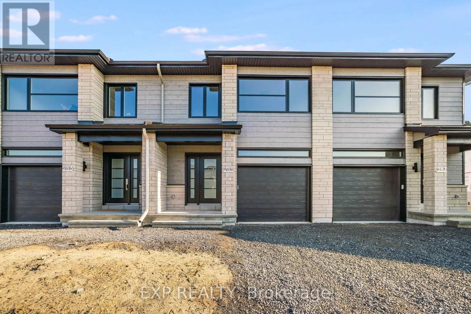 347 HAZEL CRESCENT Image 2