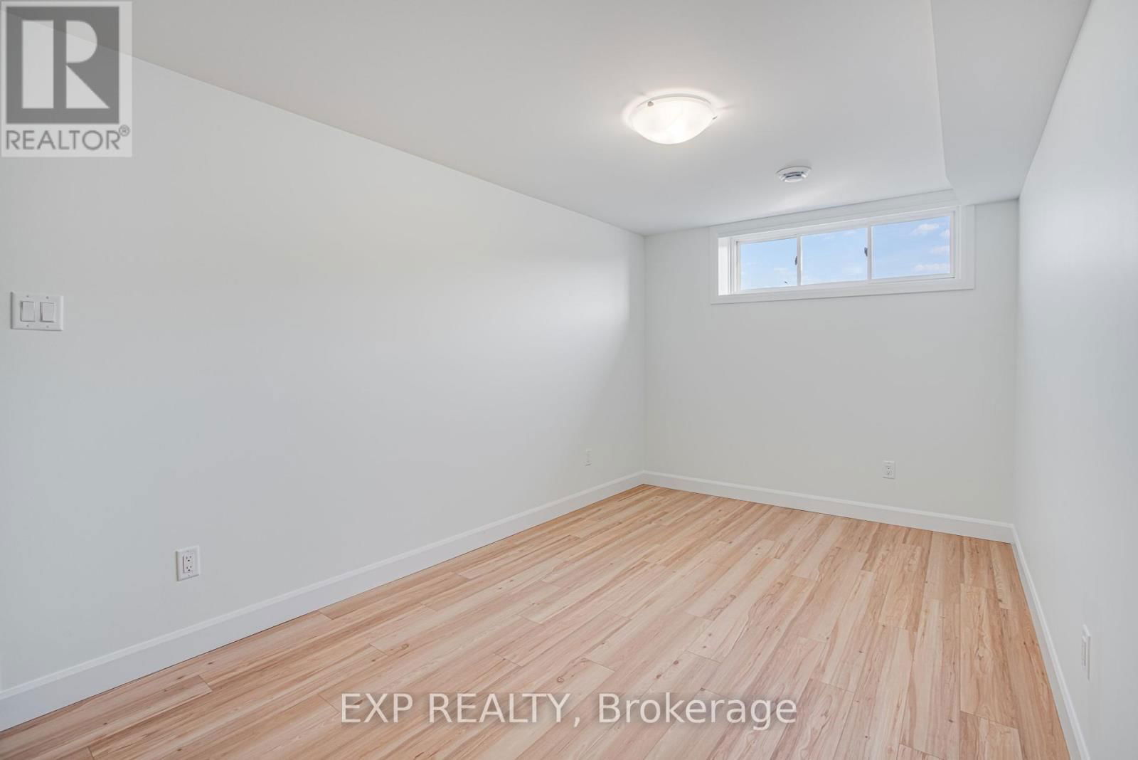 347 HAZEL CRESCENT Image 30