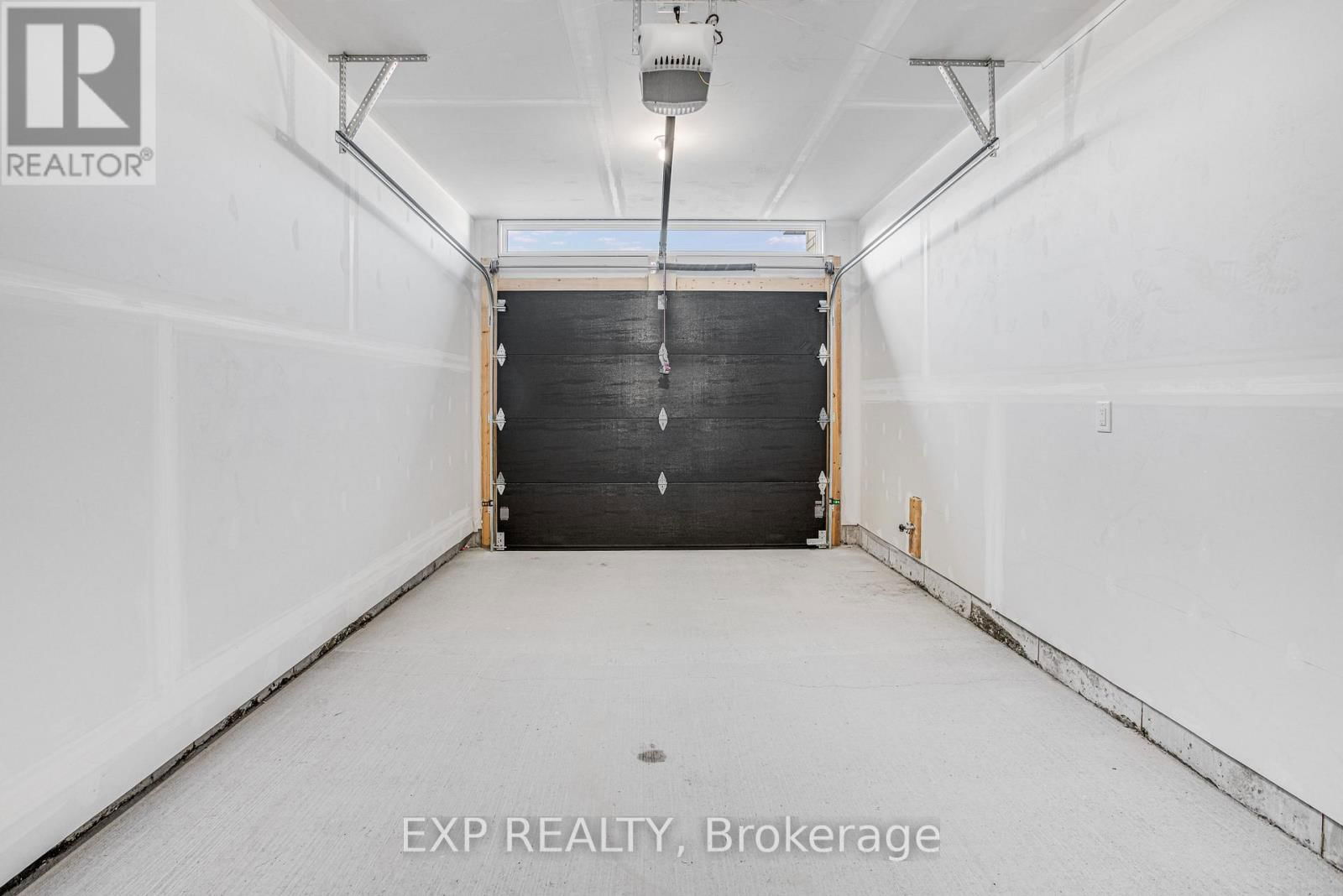 347 HAZEL CRESCENT Image 33