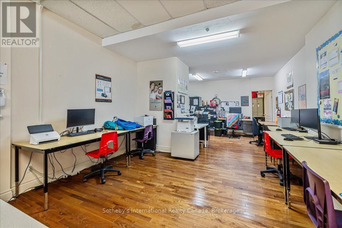 Main - 138 JAMES STREET NORTH Image 16