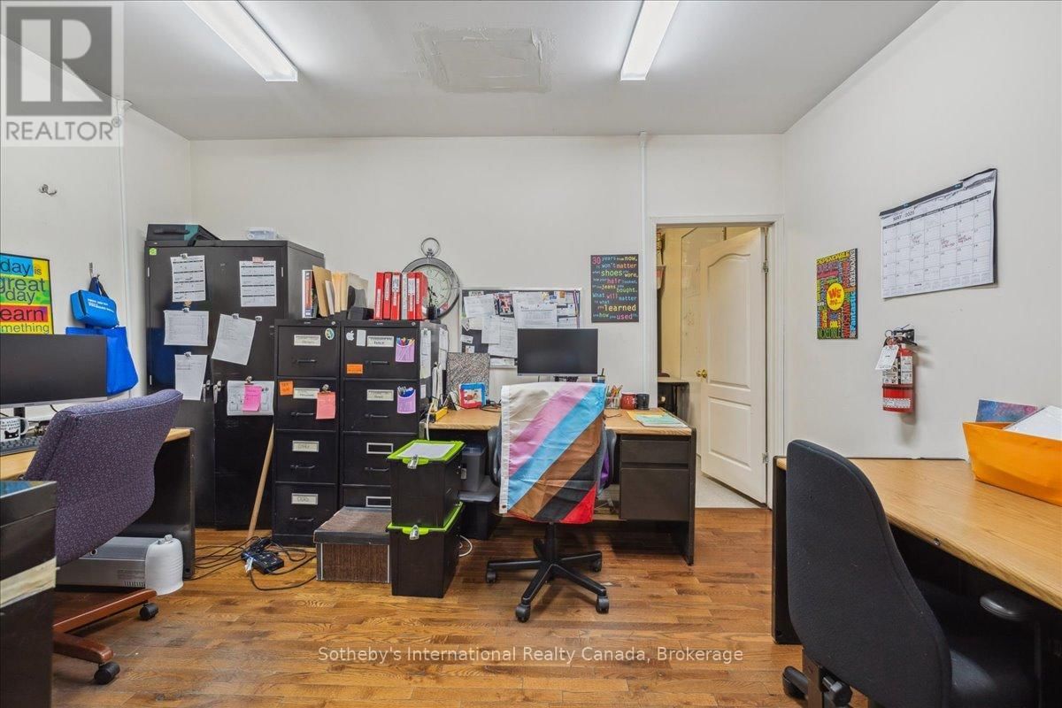 Main - 138 JAMES STREET NORTH Image 18