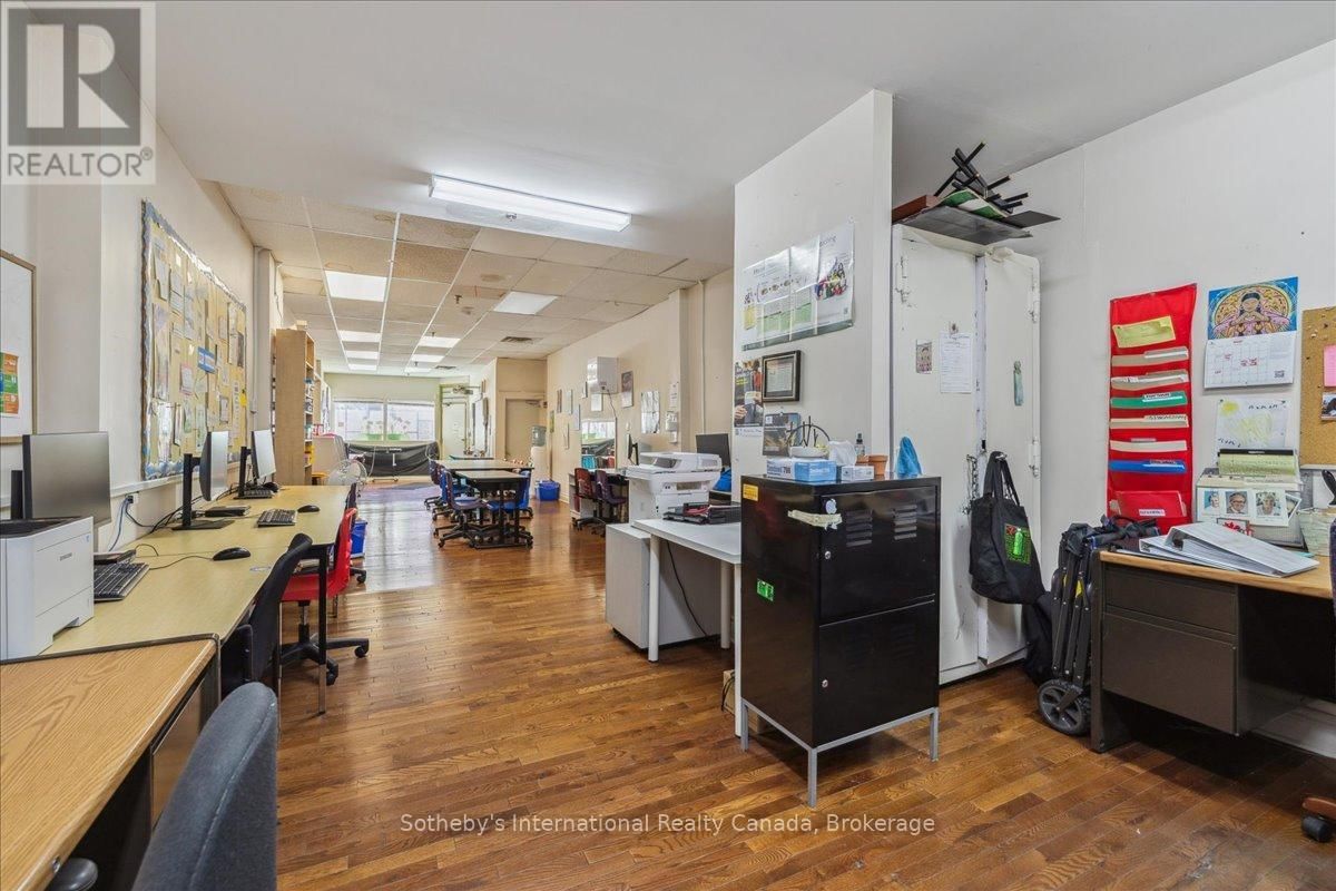 Main - 138 JAMES STREET NORTH Image 21