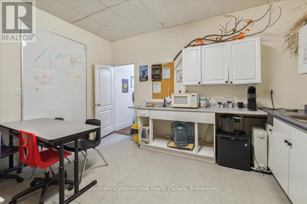 Main - 138 JAMES STREET NORTH Image 26