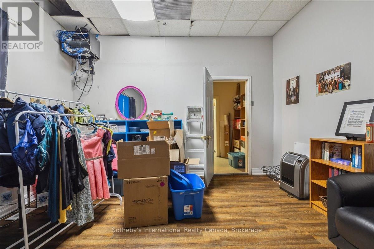 Main - 138 JAMES STREET NORTH Image 32