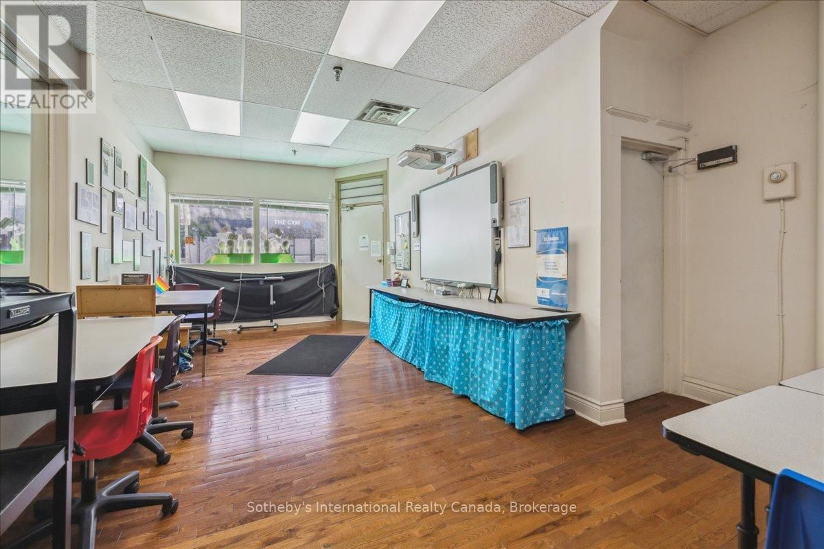 Main - 138 JAMES STREET NORTH Image 6