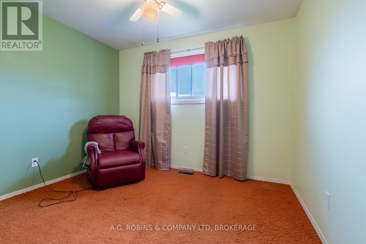 8 MADISON STREET Image 17
