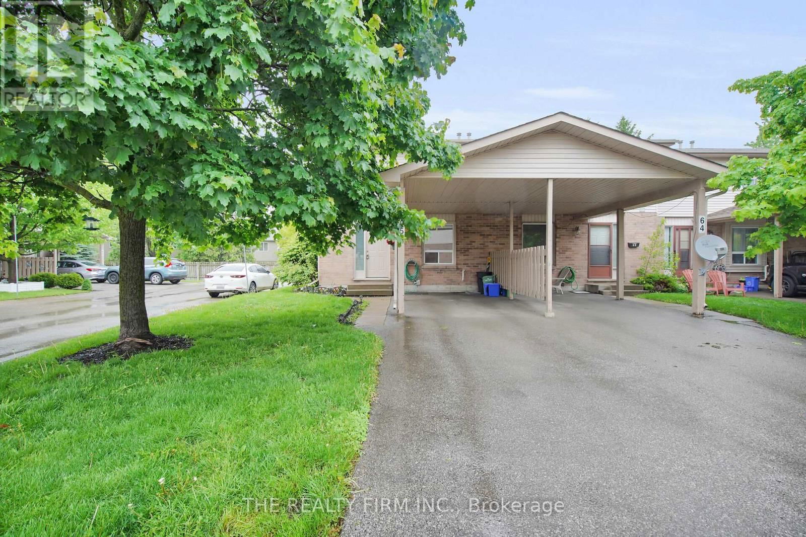 65 - 720 DEVERON CRESCENT Image 1