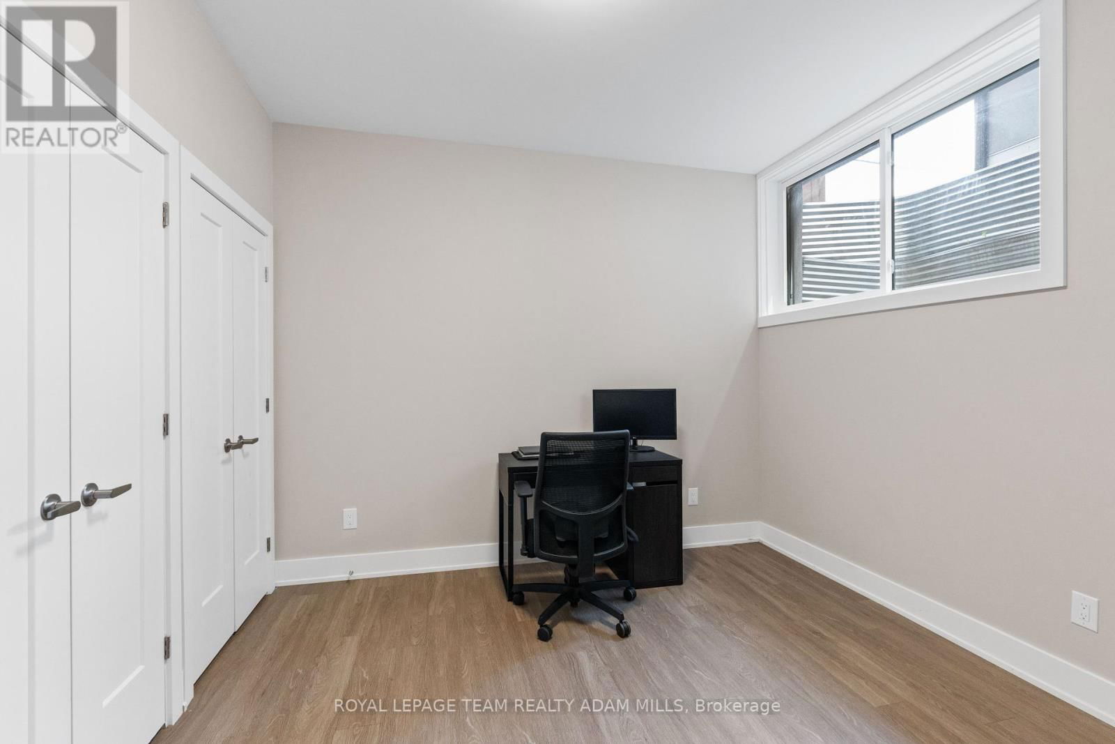D - 419 RAVENHILL AVENUE Image 21