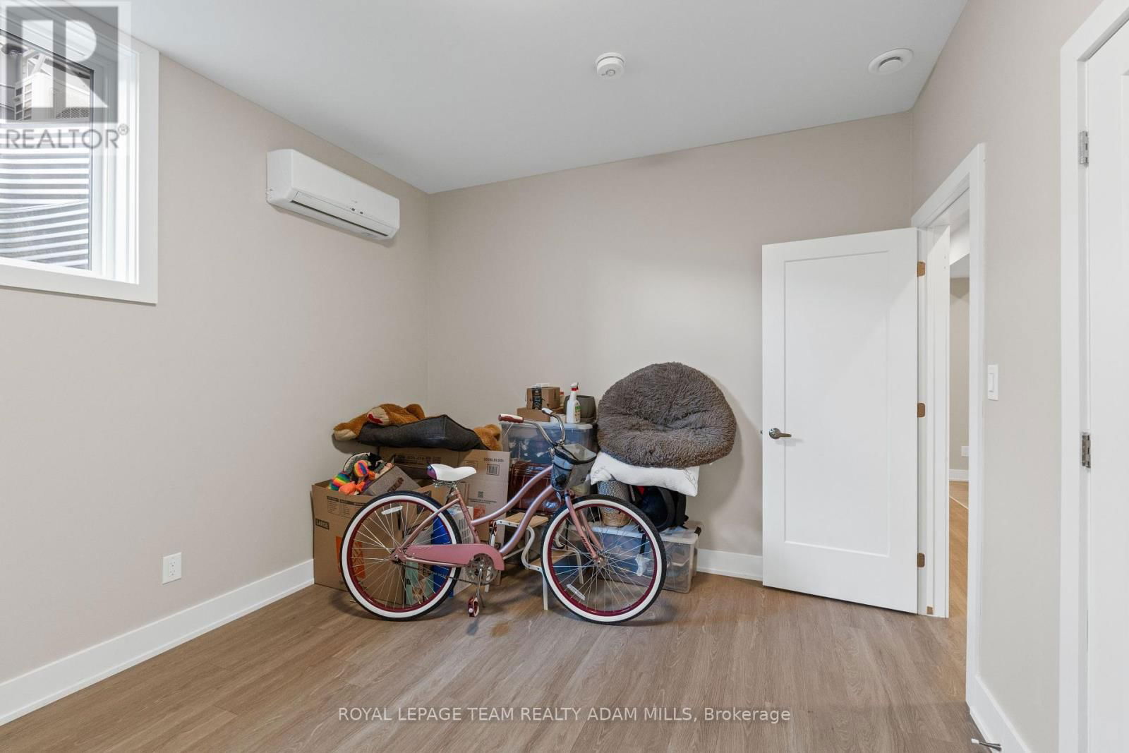 D - 419 RAVENHILL AVENUE Image 22