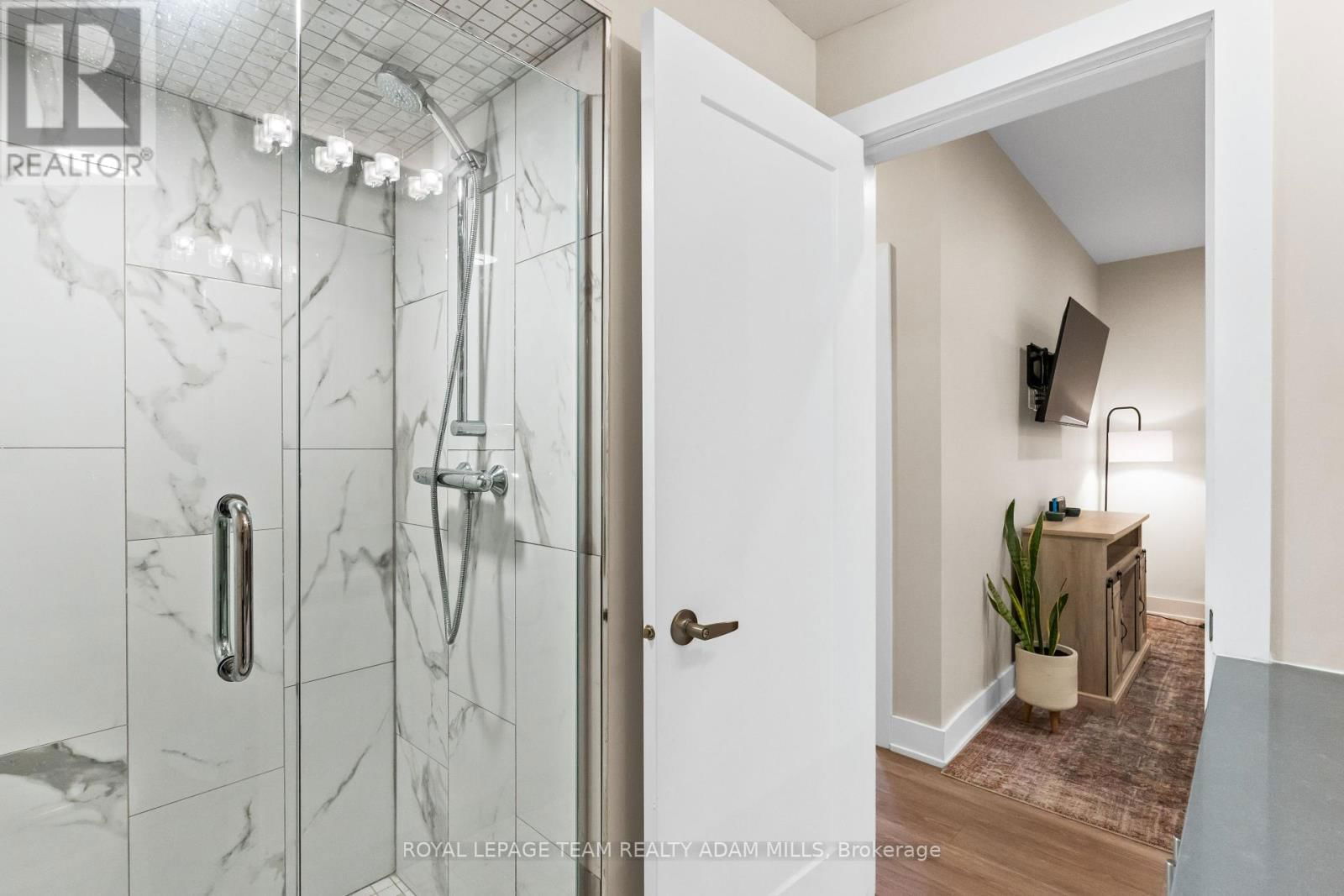 D - 419 RAVENHILL AVENUE Image 24