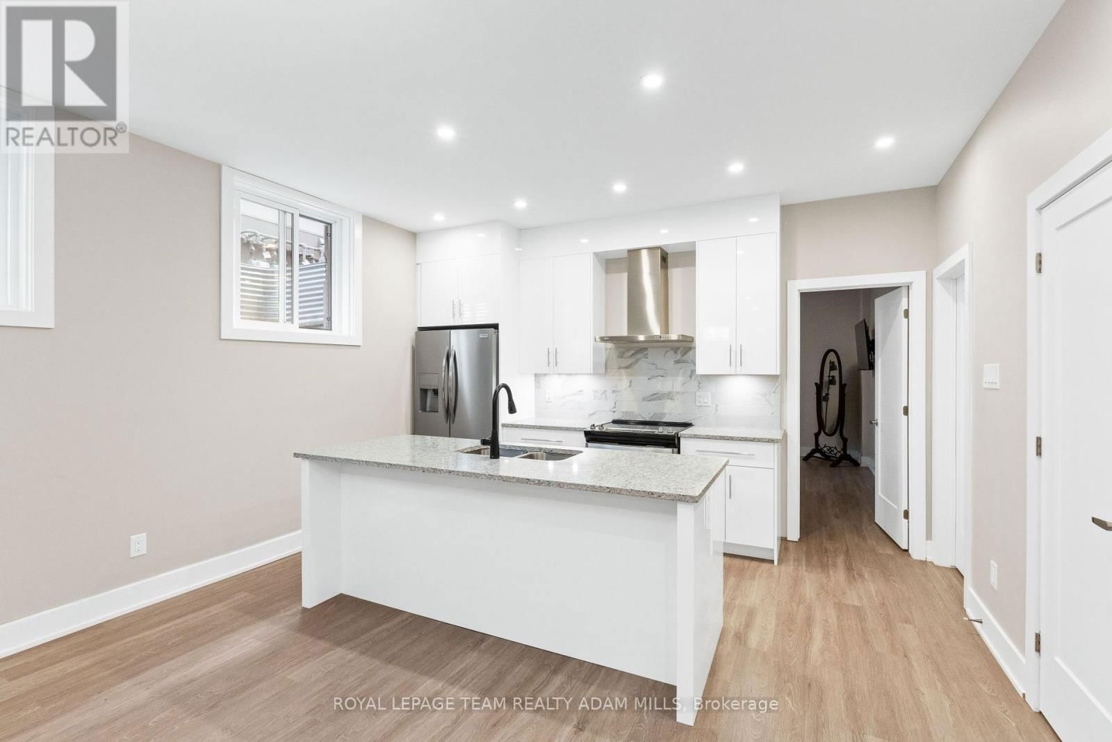 D - 419 RAVENHILL AVENUE Image 7