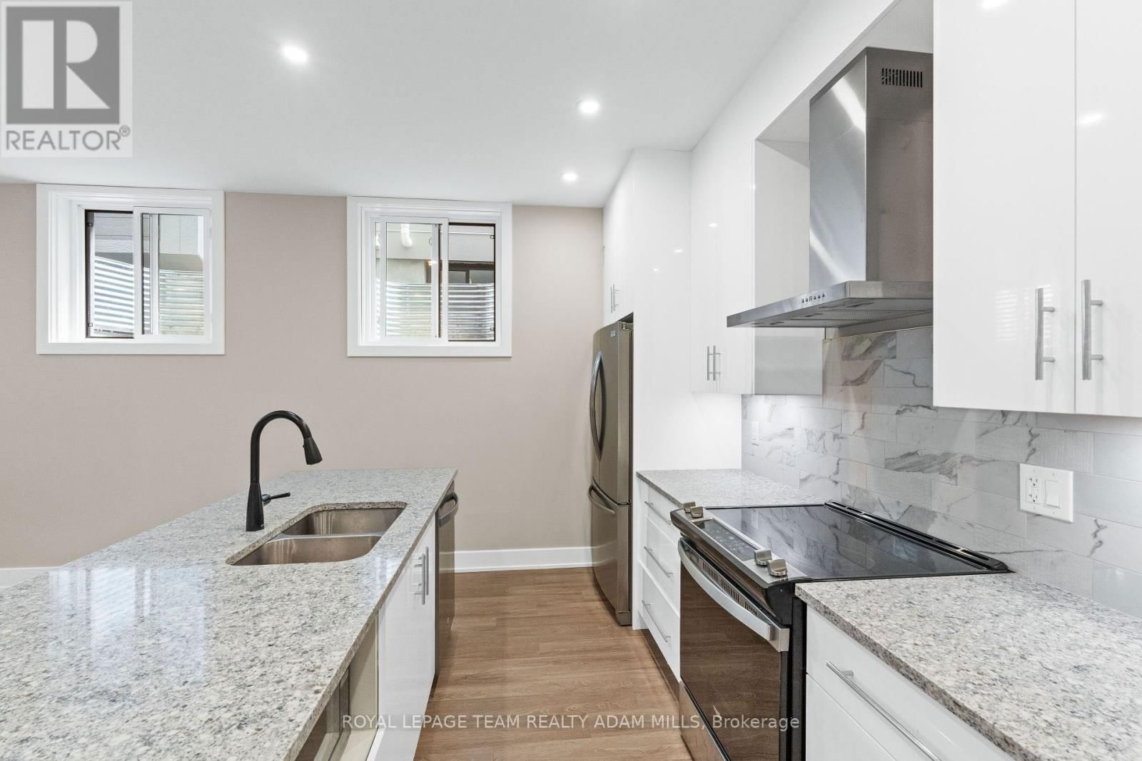 D - 419 RAVENHILL AVENUE Image 9