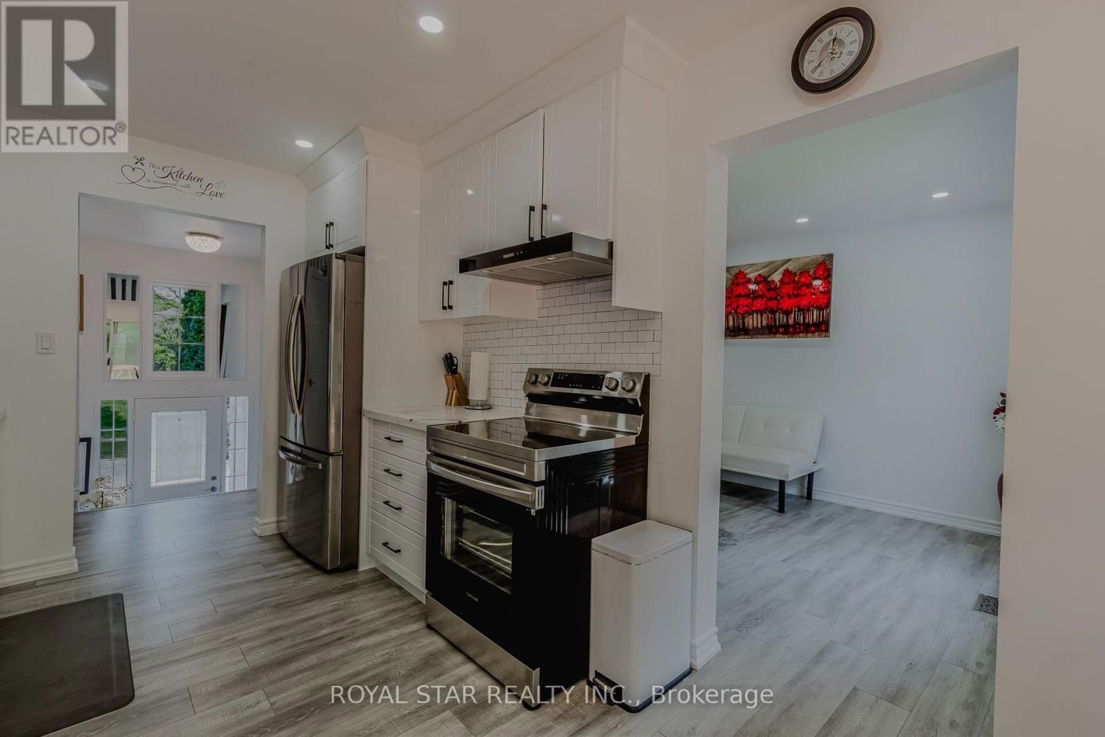 17 EVERGREEN COURT Image 10