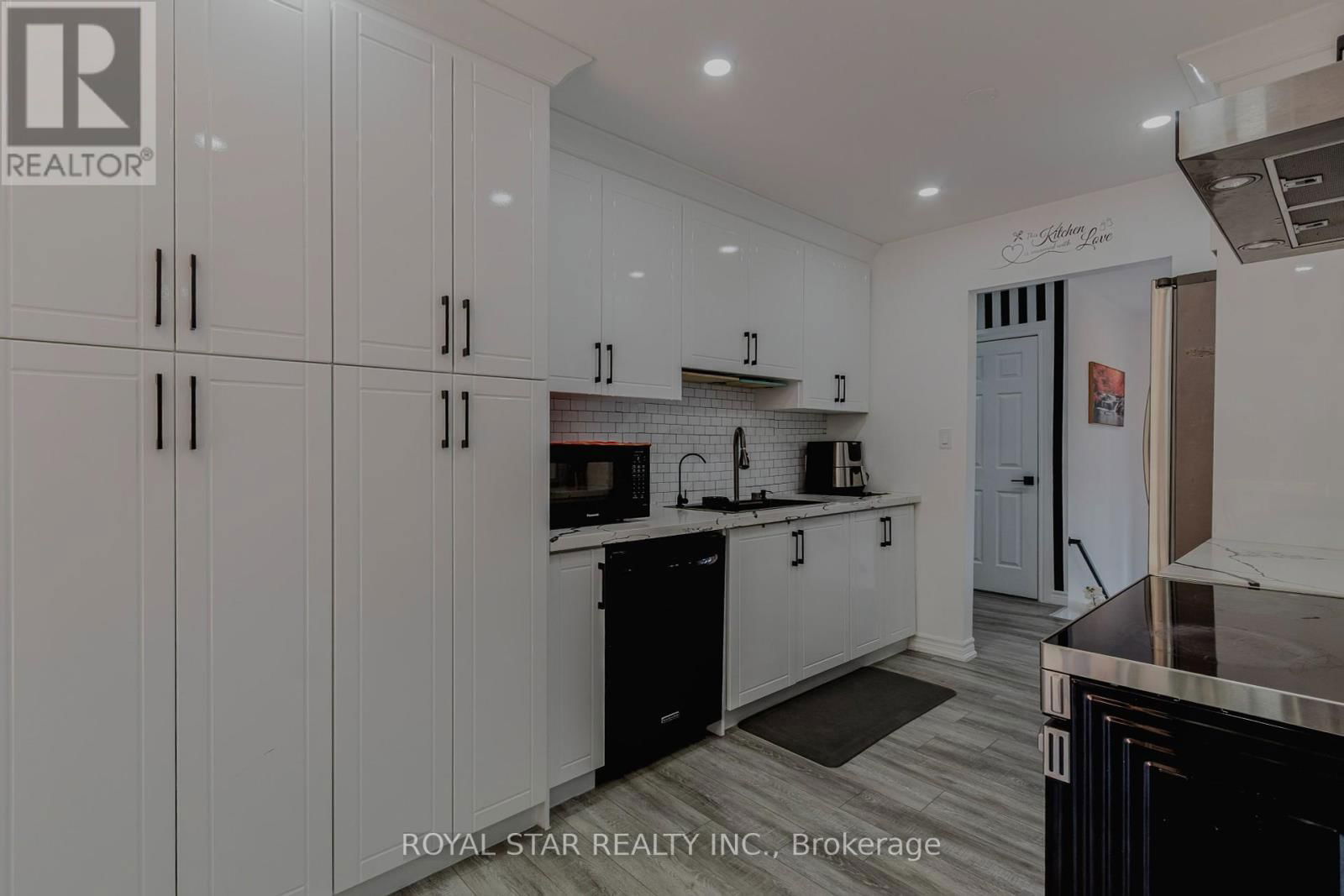 17 EVERGREEN COURT Image 11