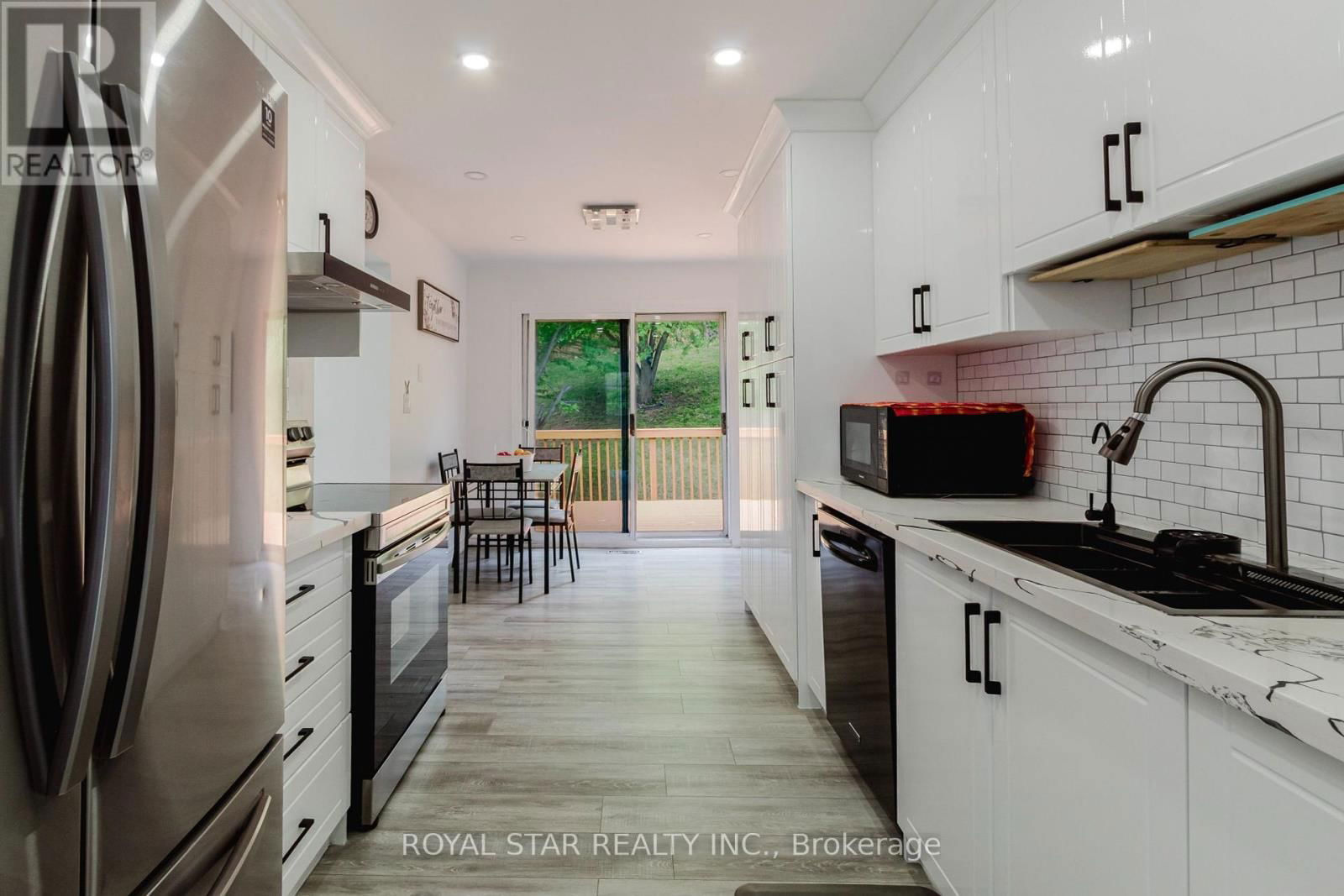 17 EVERGREEN COURT Image 12