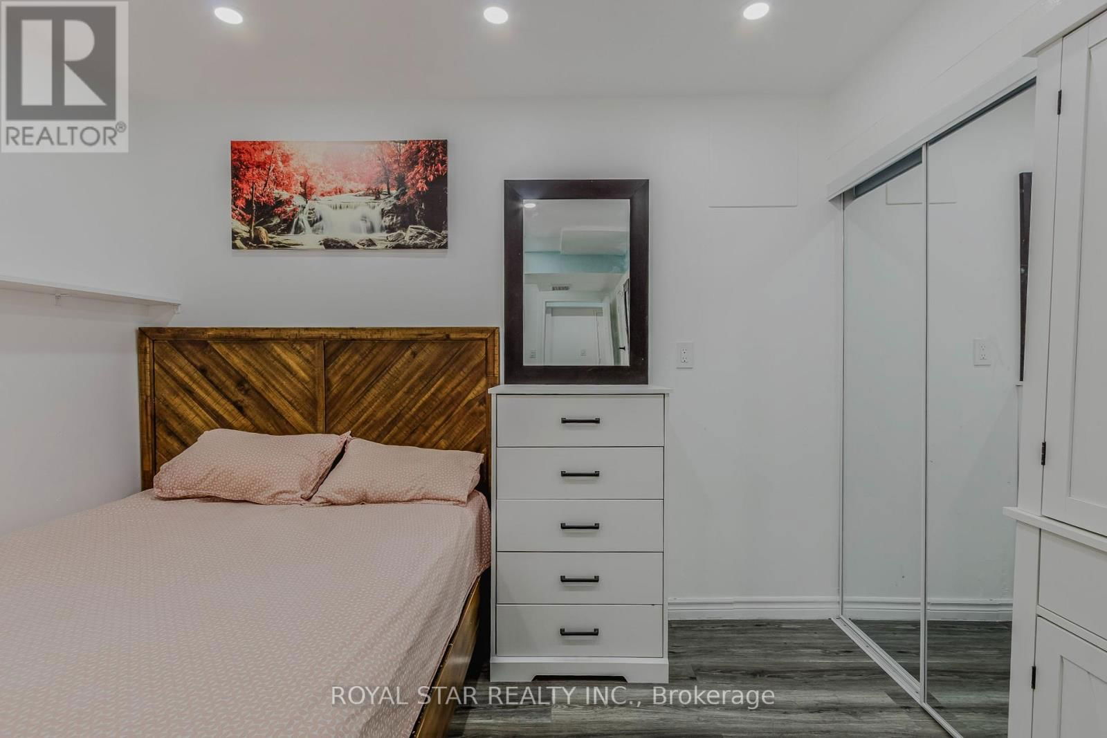 17 EVERGREEN COURT Image 31