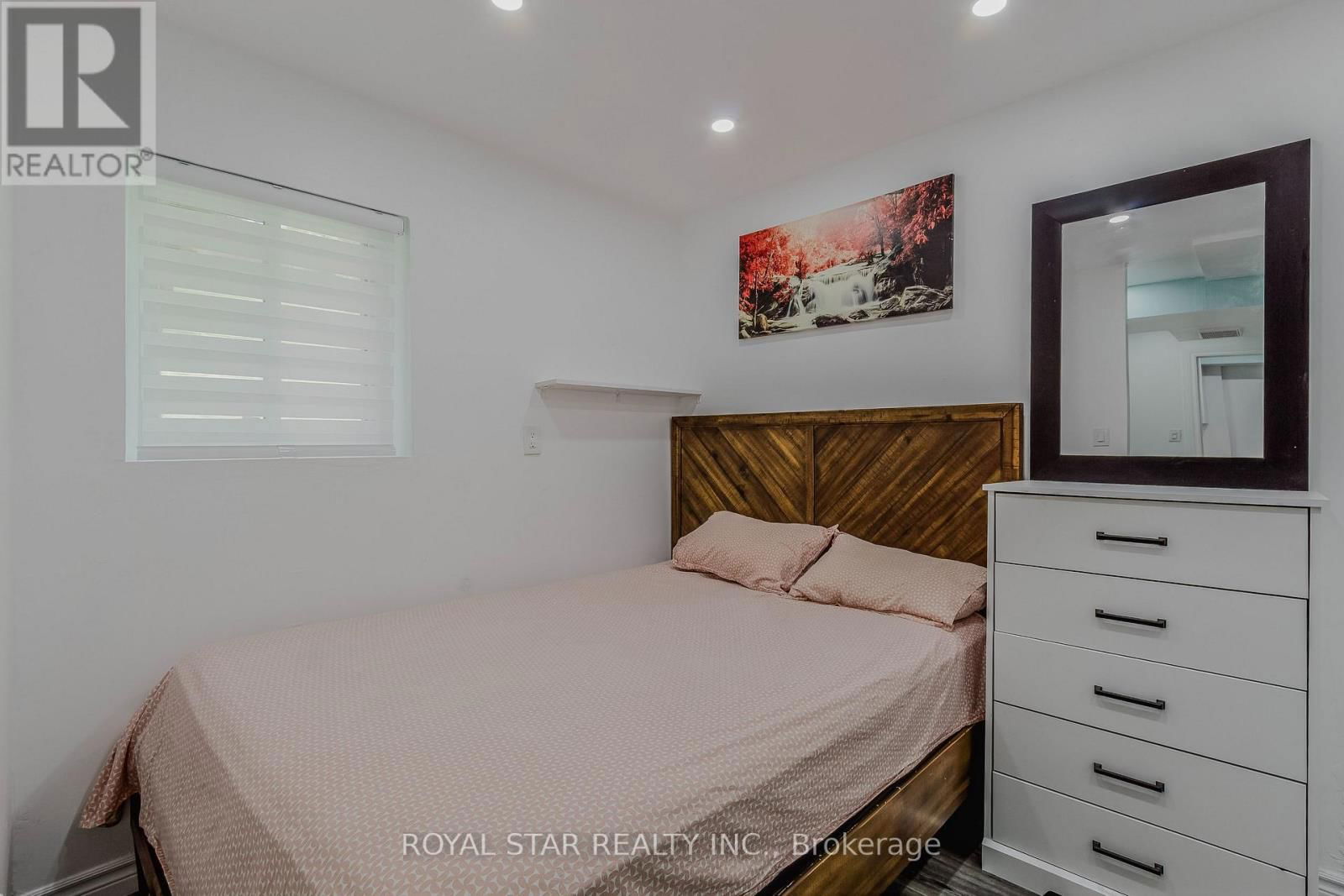 17 EVERGREEN COURT Image 33