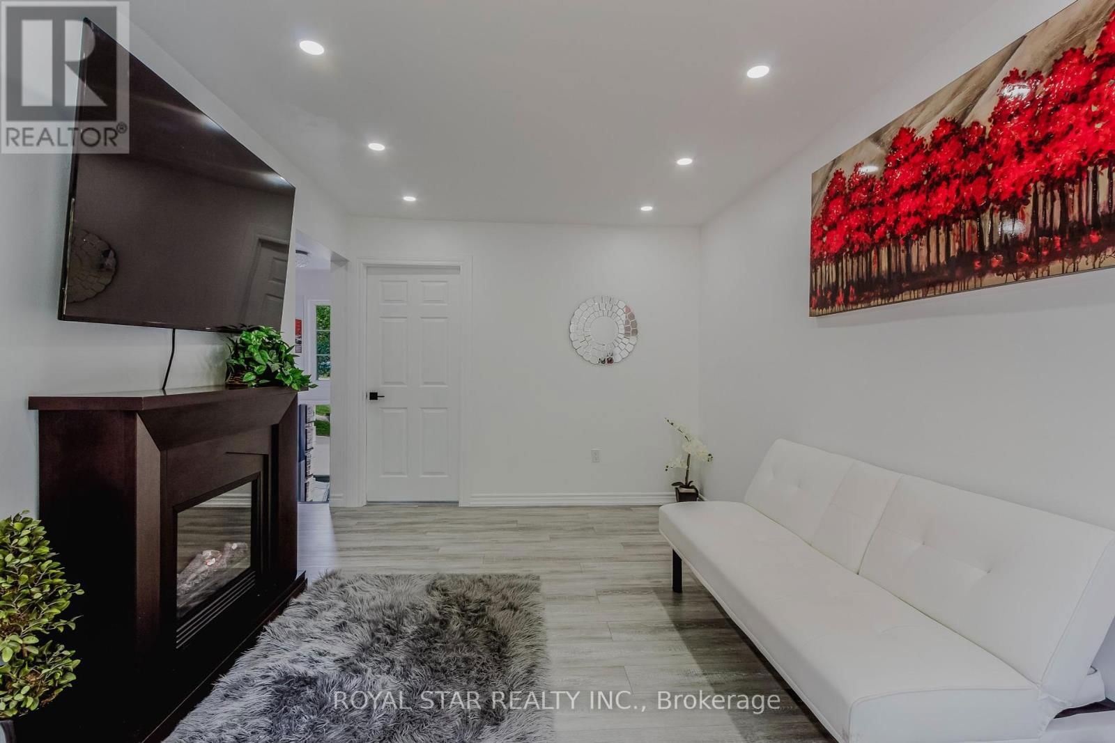 17 EVERGREEN COURT Image 9