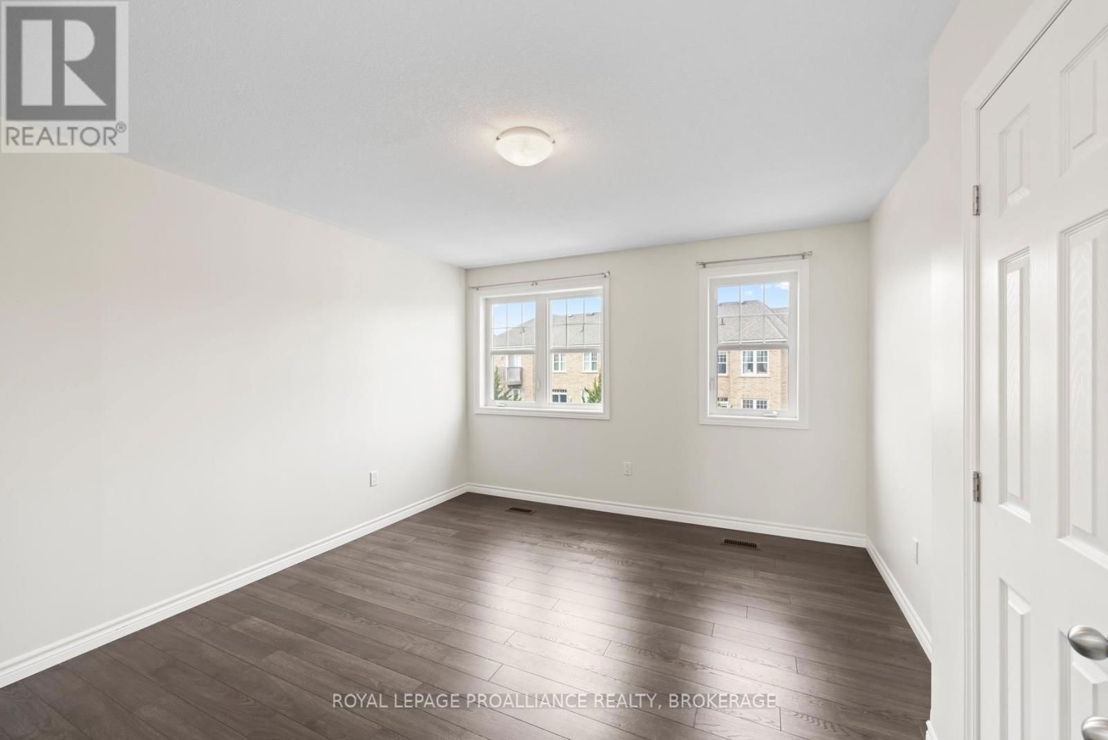 712 NEWMARKET LANE Image 31