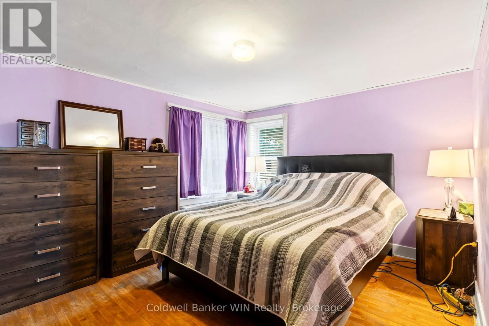 121 QUEEN STREET WEST Image 16