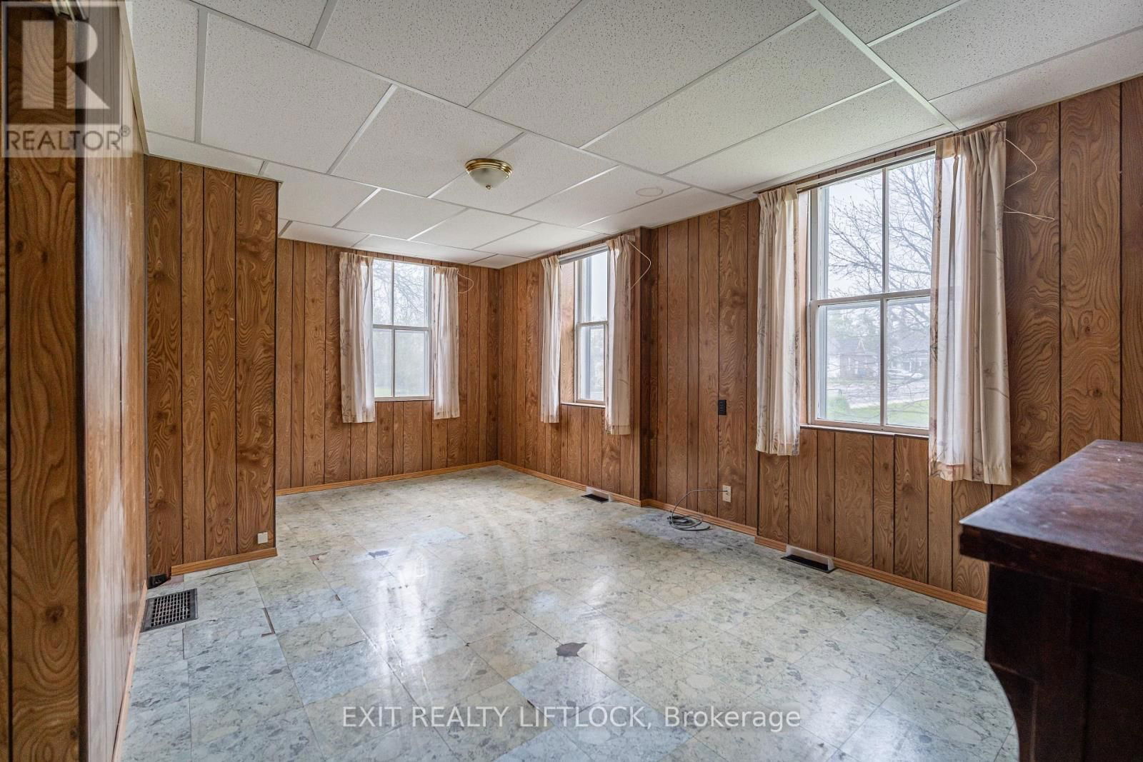 25 KING STREET WEST Image 8