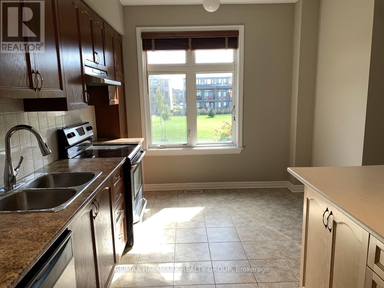 240 LEATHER LEAF TERRACE Image 17