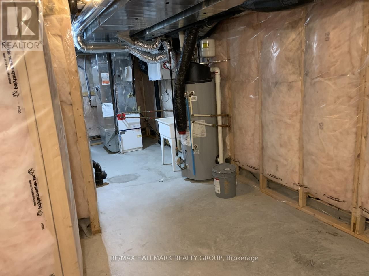 240 LEATHER LEAF TERRACE Image 40
