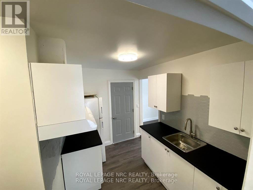 4768 CRYSLER AVENUE Image 27