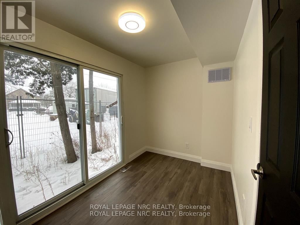 4768 CRYSLER AVENUE Image 29