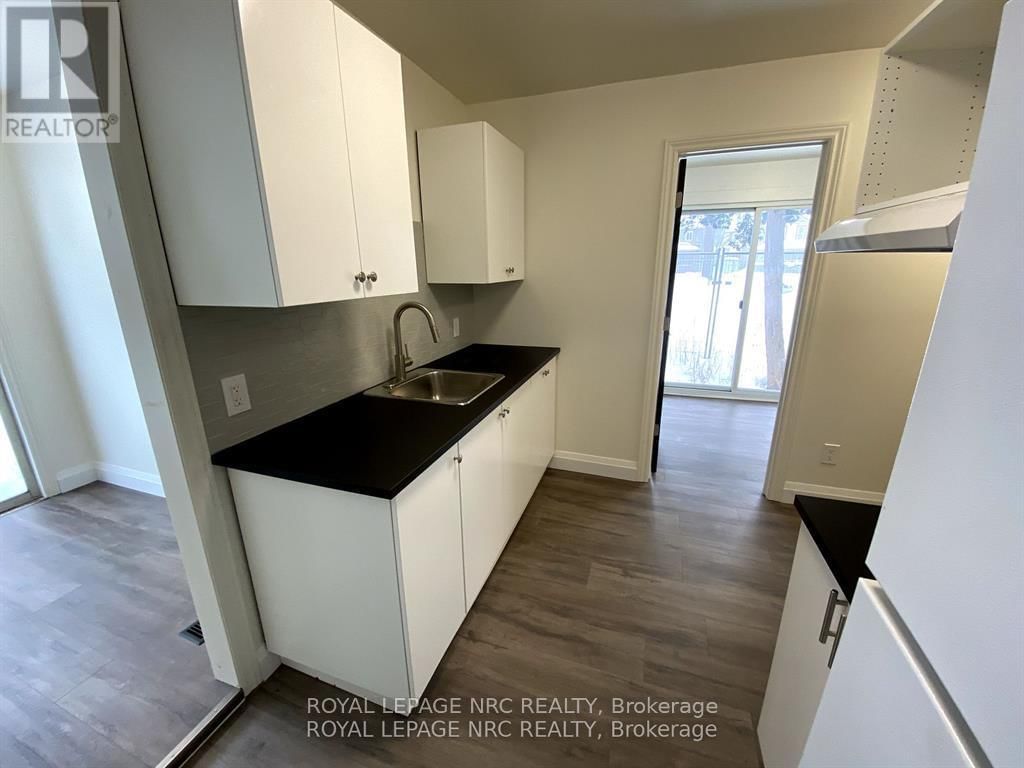 4768 CRYSLER AVENUE Image 31