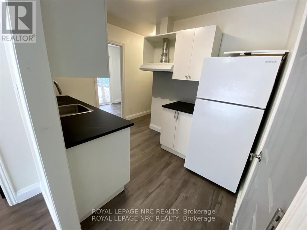 4768 CRYSLER AVENUE Image 36