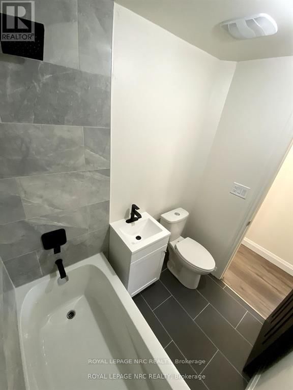 4768 CRYSLER AVENUE Image 37