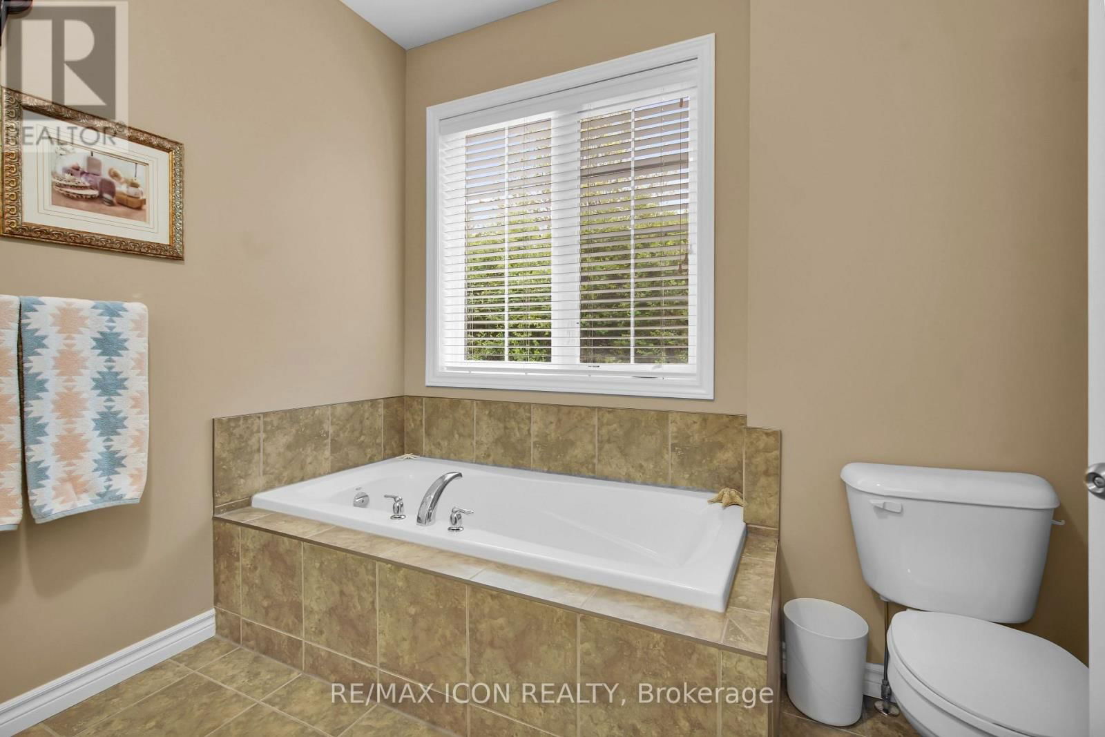 34 OAKWOOD LINKS LANE Image 22