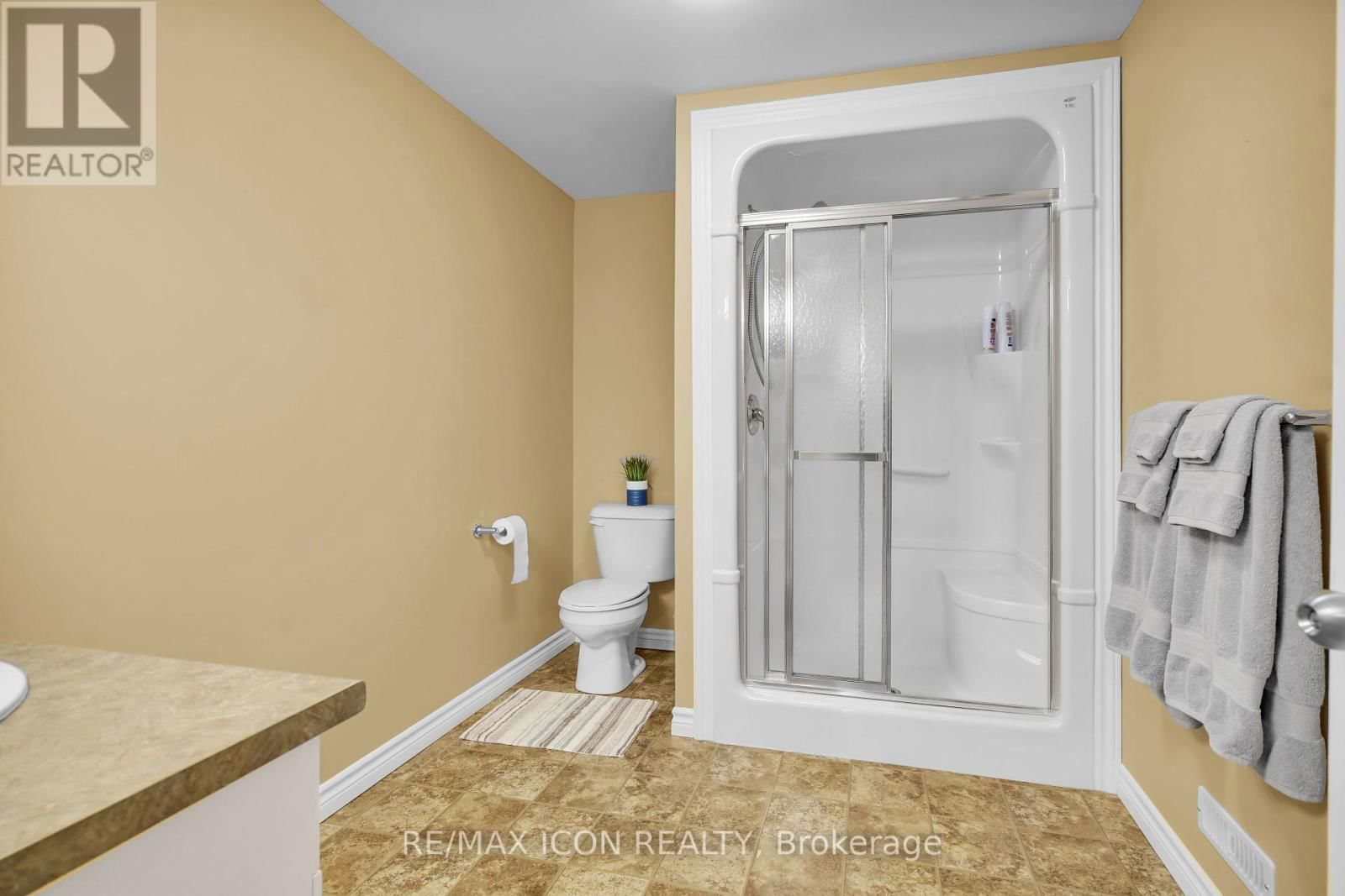 34 OAKWOOD LINKS LANE Image 38