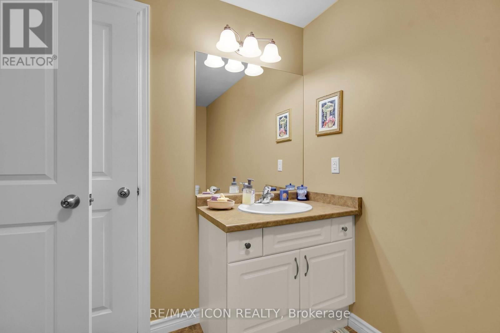 34 OAKWOOD LINKS LANE Image 39