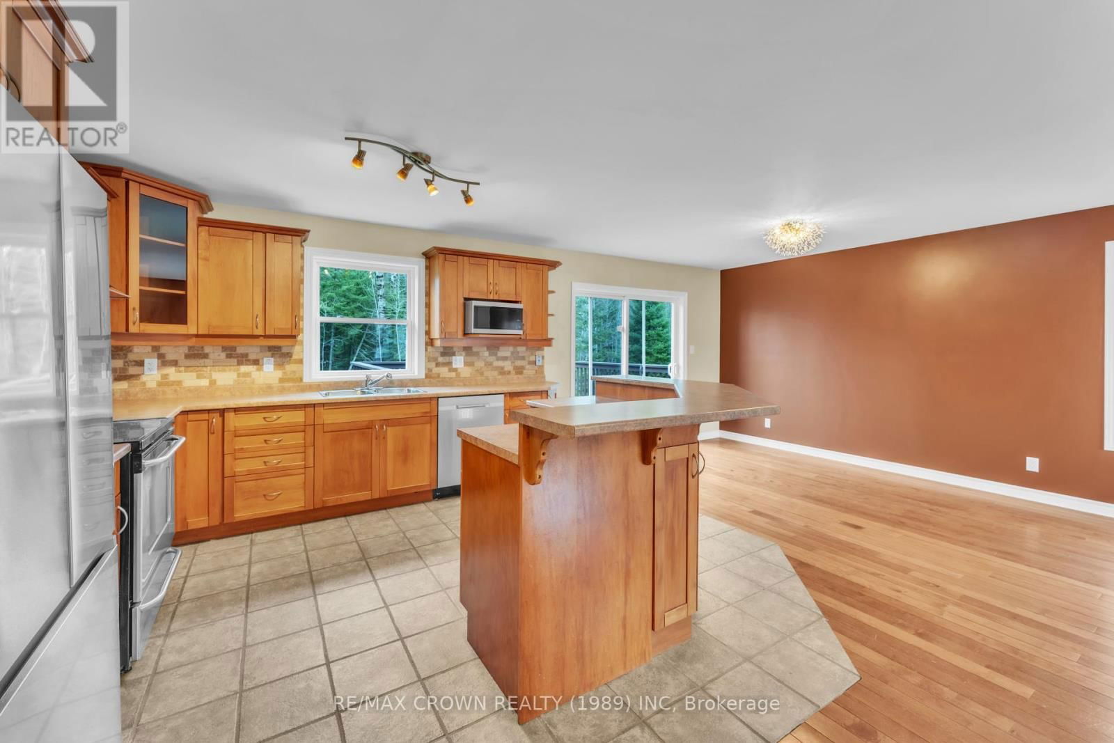 293 OSPREY CRESCENT Image 23
