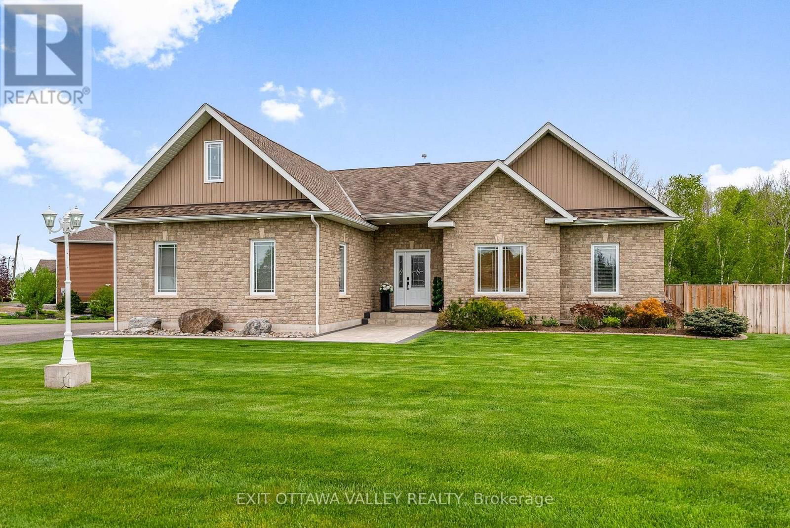 34 LAKERIDGE TRAIL Image 1