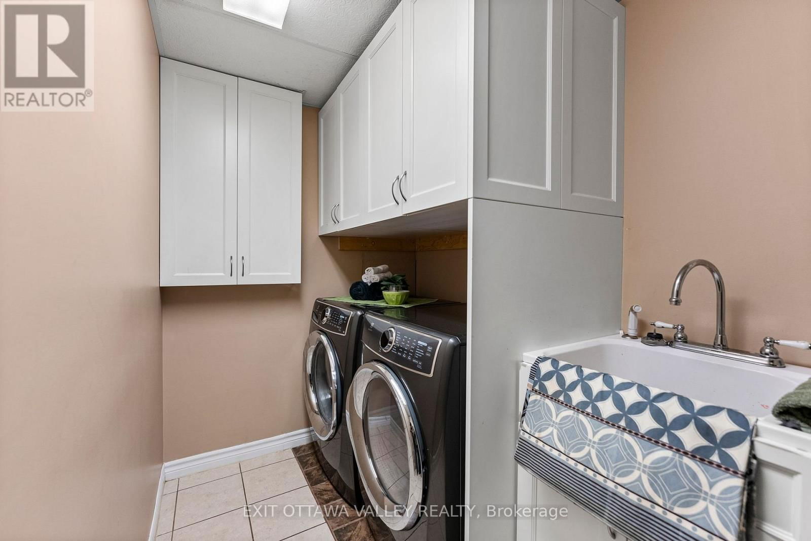 34 LAKERIDGE TRAIL Image 28
