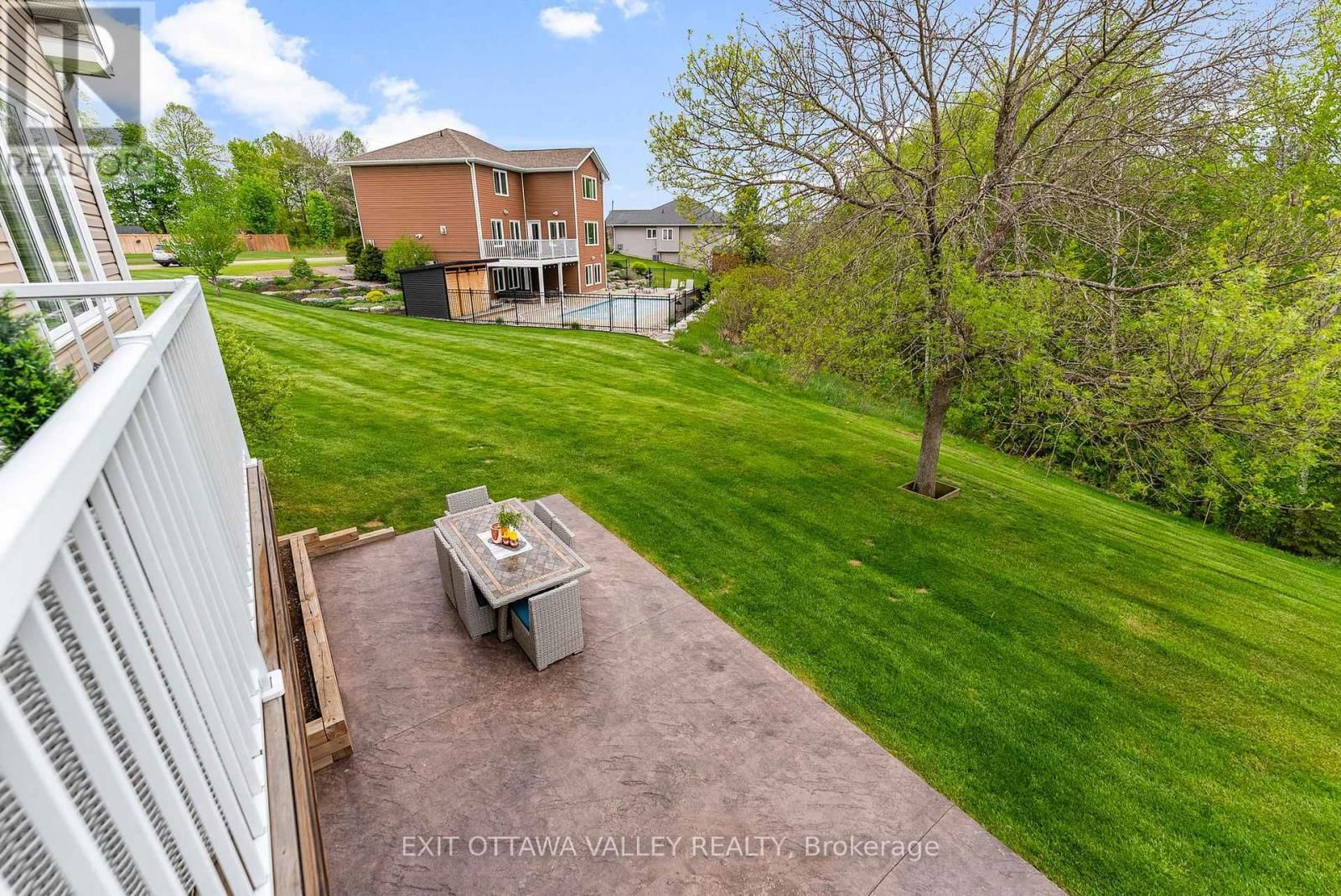 34 LAKERIDGE TRAIL Image 32