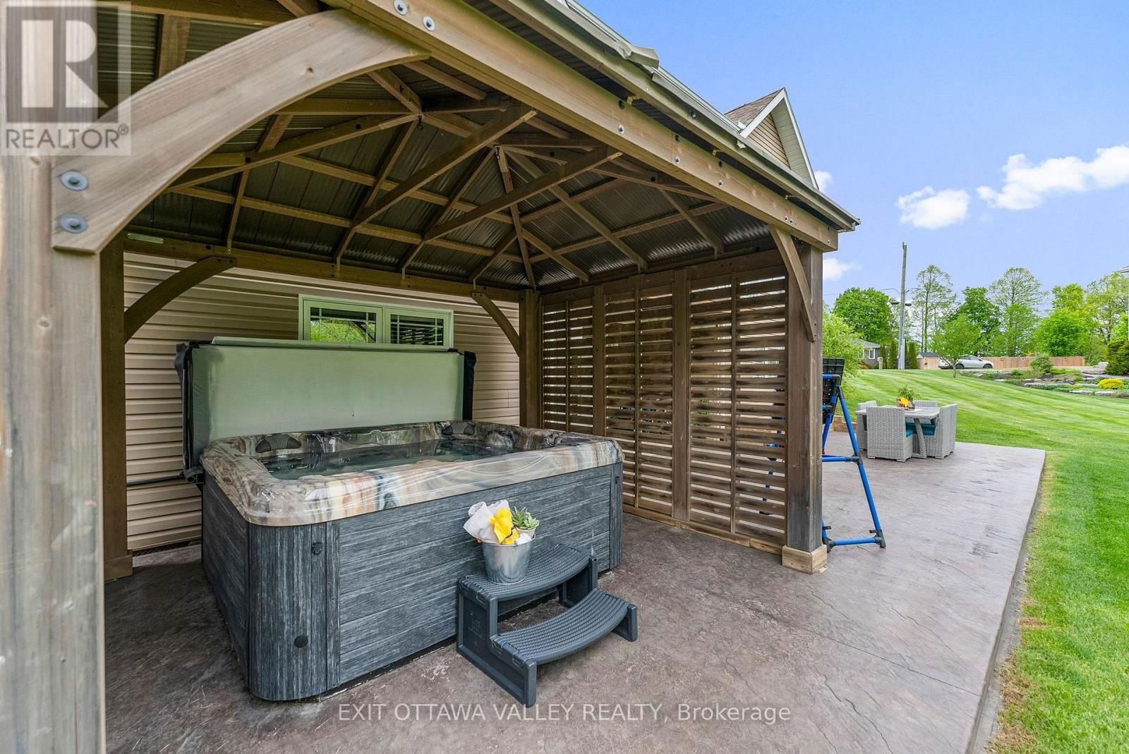 34 LAKERIDGE TRAIL Image 33