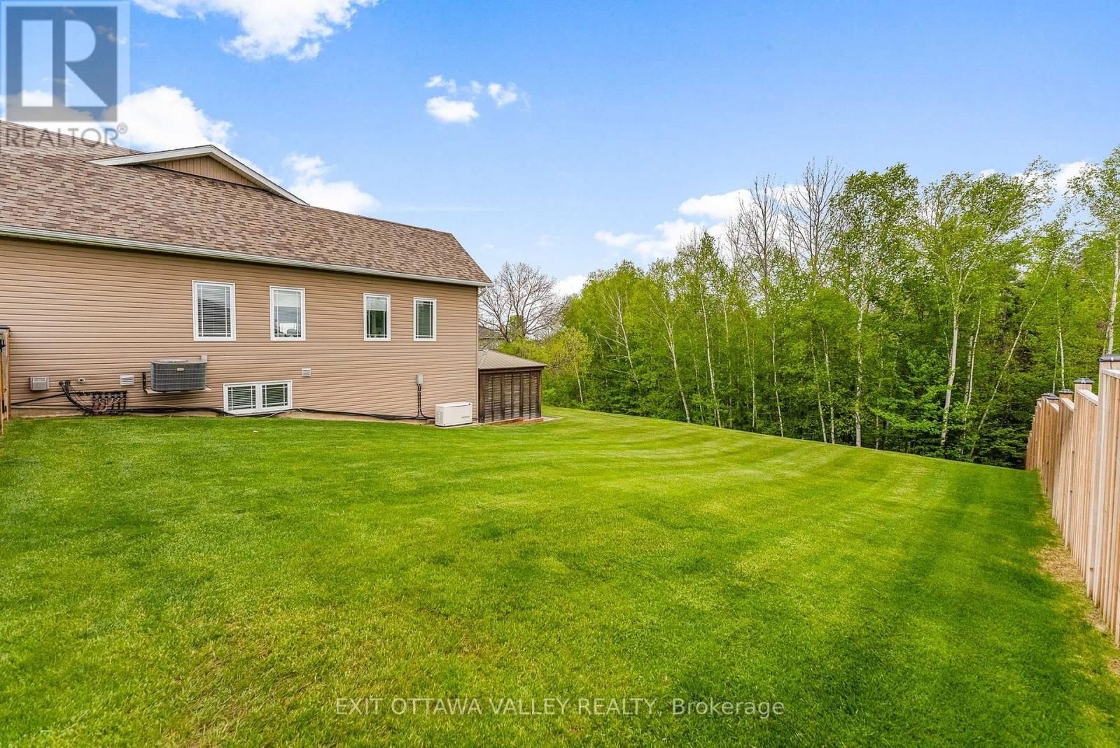 34 LAKERIDGE TRAIL Image 38