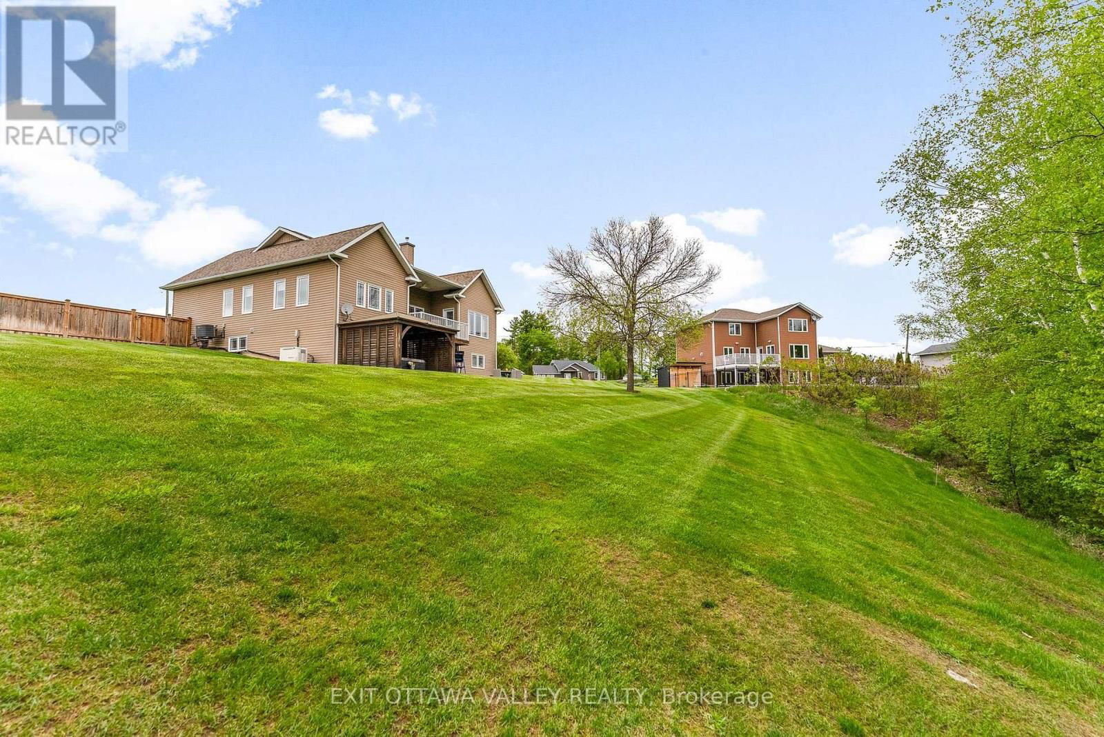 34 LAKERIDGE TRAIL Image 39