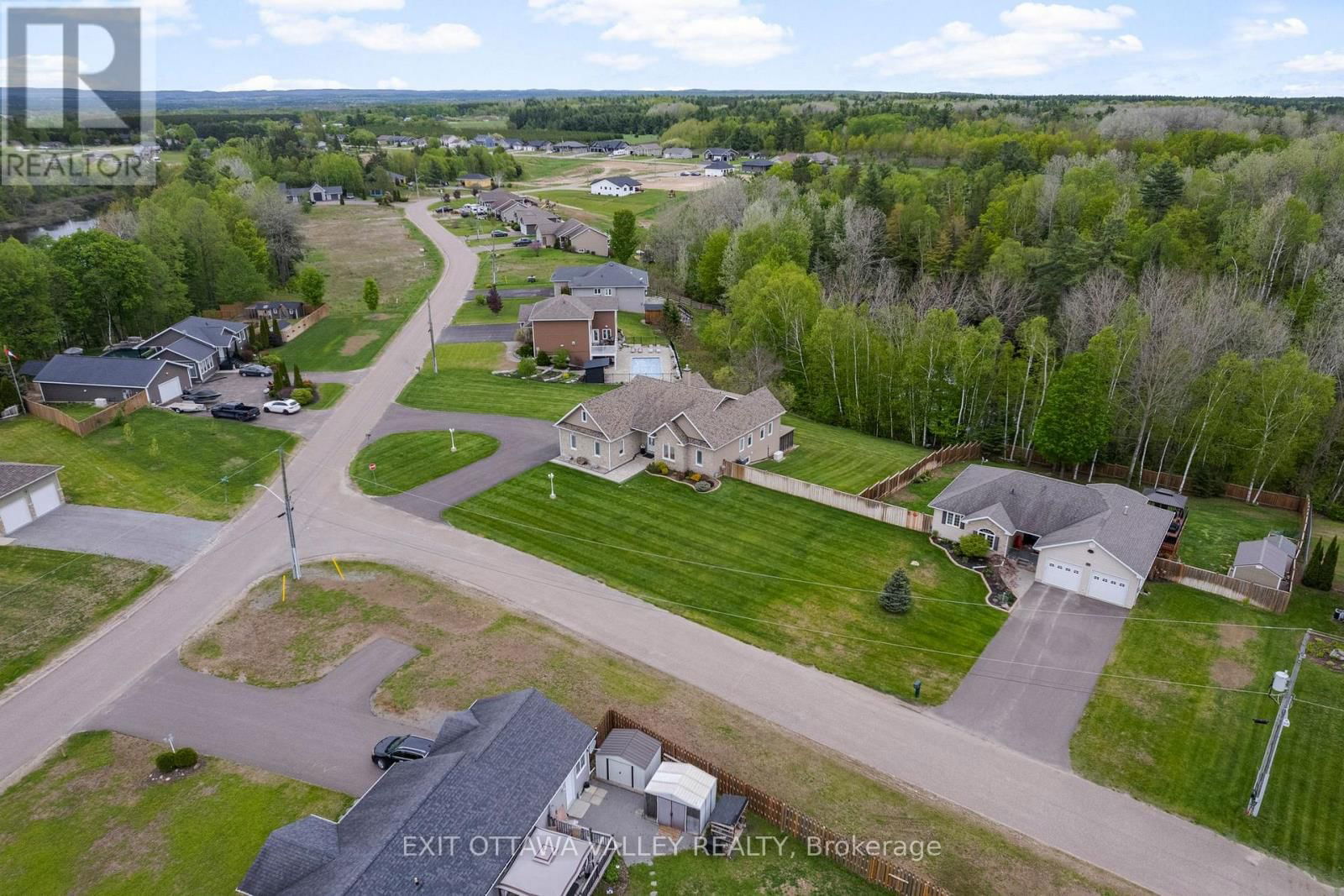 34 LAKERIDGE TRAIL Image 5