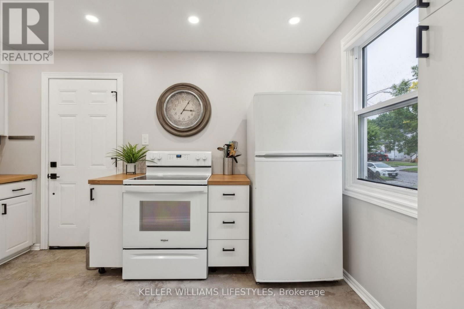 381 AVONDALE ROAD Image 10