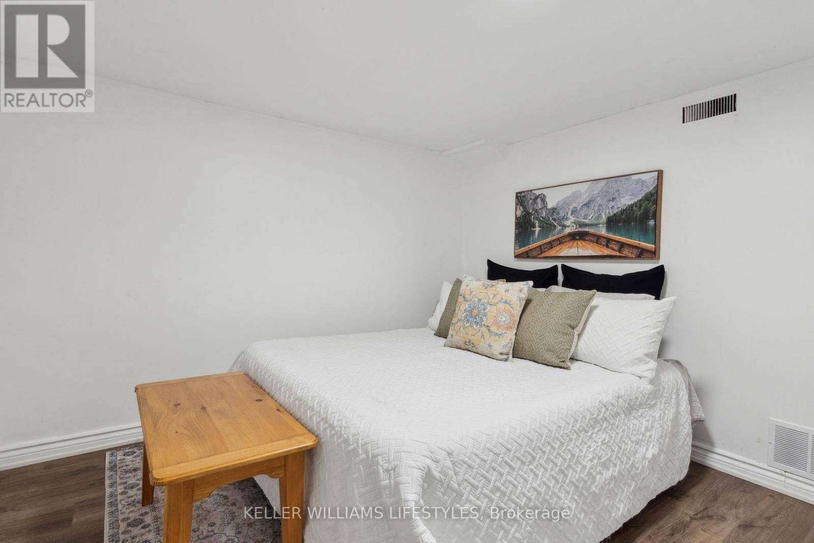 381 AVONDALE ROAD Image 25